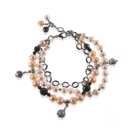 3-reihige Süßwasserperlen Armband mit Onyx, auf Seidenfaden geknotet.